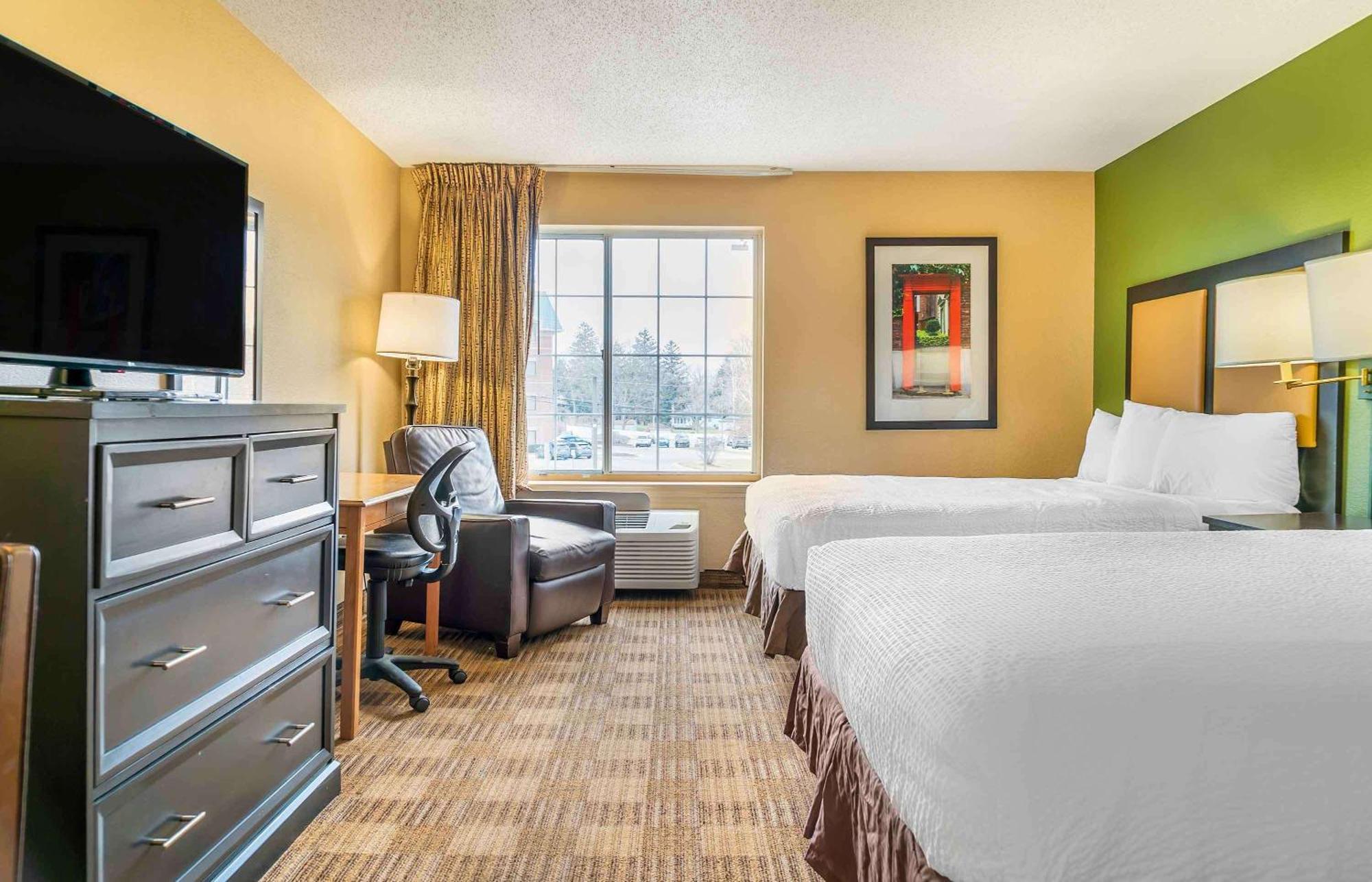 Hotel Extended